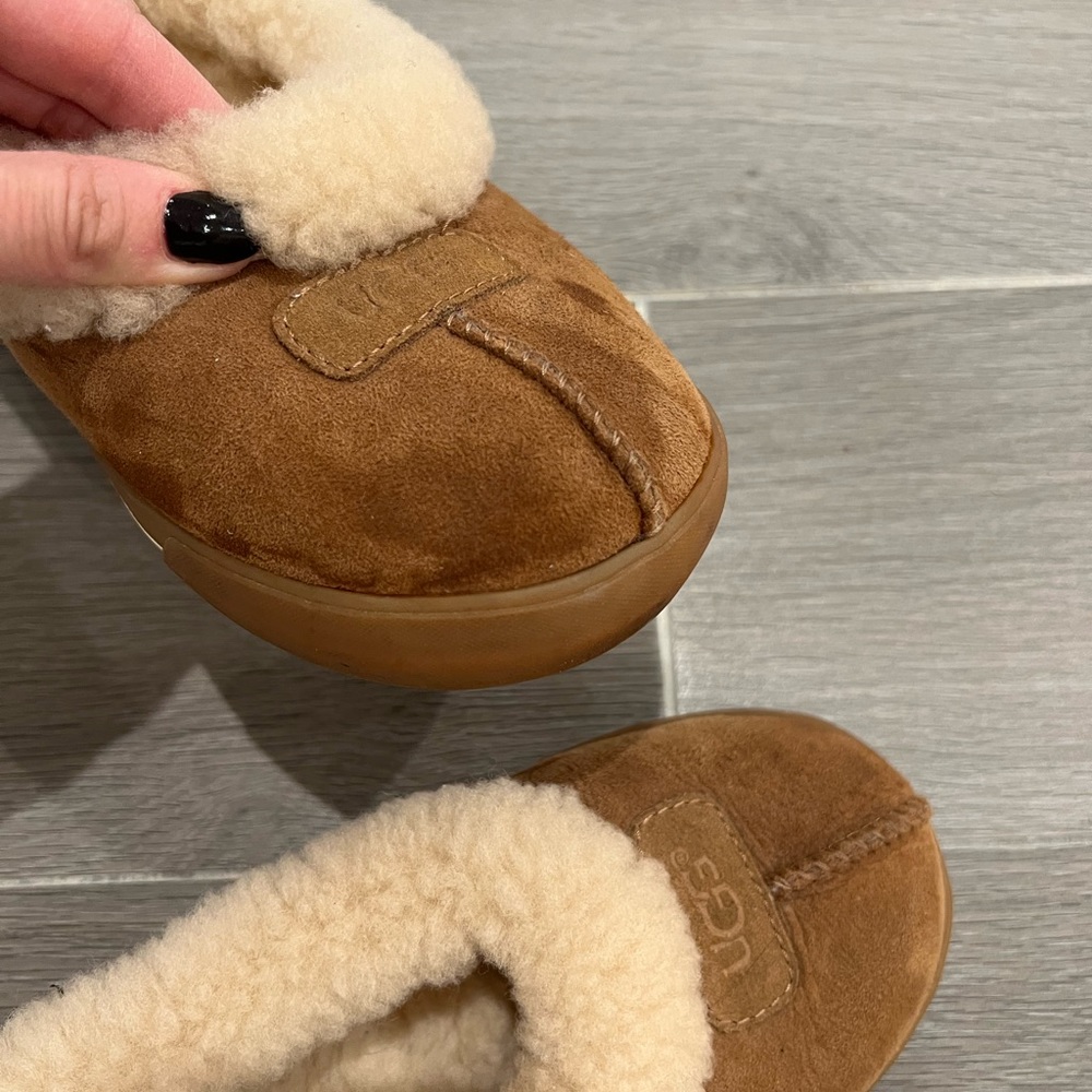 UGG shearling slippers with sneaker bottom - Picture 4 of 6